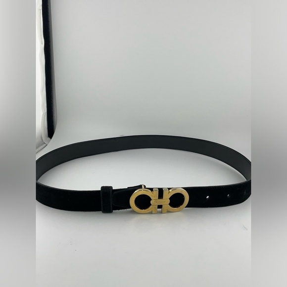 VTG SALVATORE FERRAGAMO GOLD TONE GANCINI BUCKLE BLACK SUEDE LEATHER BELT 26-30  - Picture 3 of 8